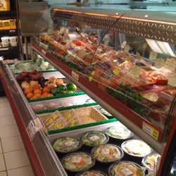 Harvest Bakery & Deli - Deli counter at Harvest Bakery