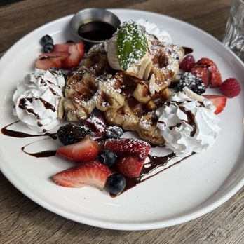 Peacock Pansy - Croffle  & Berries - Breakfast & Brunch Near Me - San Francisco, California