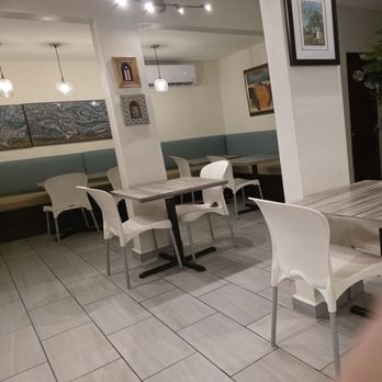 Mosaico Restaurant - Dining room - Latin American Near Me - Ponce, Puerto Rico