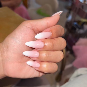 Studio Nail Bar - Almond shape ombré Gelx - Nail Salons Near Me - Burbank, California Studio Nail Bar - Almond shape ombré Gelx - Nail Salons Near Me - Burbank, California