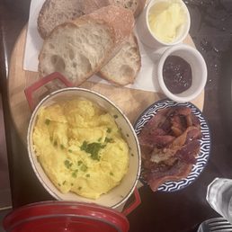 Scrambled Eggs with bacon