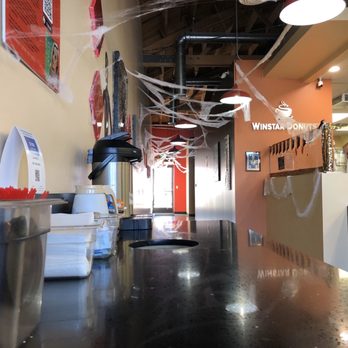 Winstar Donuts - Clean and modern interior - Donuts Near Me - Lynwood, California Winstar Donuts - Clean and modern interior - Donuts Near Me - Lynwood, California