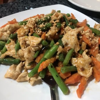 Tony Thai Restaurant - Chicken With Peanut Sauce - Thai Near Me - Houston, Texas Tony Thai Restaurant - Chicken With Peanut Sauce - Thai Near Me - Houston, Texas