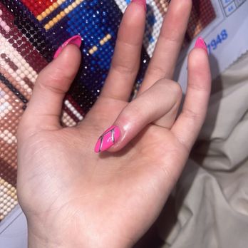 J&K Nails - My swollen finger - Nail Salons Near Me - Wenatchee, Washington J&K Nails - My swollen finger - Nail Salons Near Me - Wenatchee, Washington
