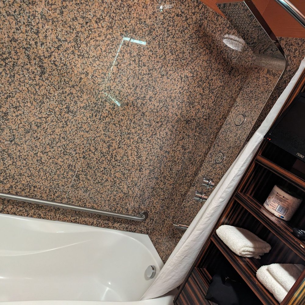 Hotel Clique - Raindrop shower - Hotels Near Me - Calgary, Alberta Hotel Clique - Raindrop shower - Hotels Near Me - Calgary, Alberta