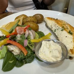 Pier 1 Fish and Chips - Grilled halibut - nice portion !