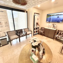 Shariar Cohen, MD - Beautiful office. Total body wellness.