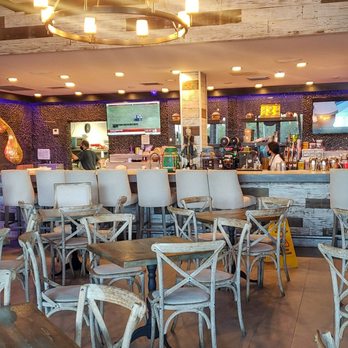 Ohho Ramen Dimsum - The bar - Ramen Near Me - North Miami Beach, Florida