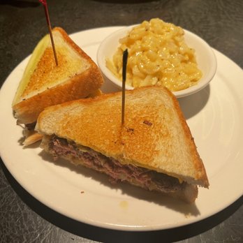 Dalts American Grill - Patty Melt Burger with Hash Brown Casserole - American Near Me - Nashville, Tennessee Dalts American Grill - Patty Melt Burger with Hash Brown Casserole - American Near Me - Nashville, Tennessee