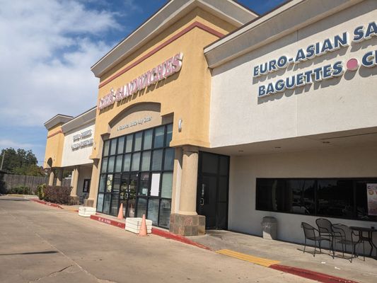 Lee's Sandwiches by null