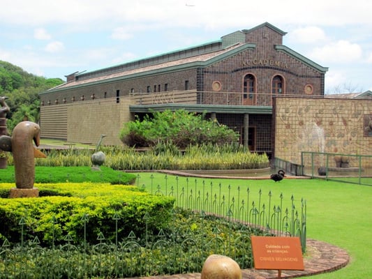 Oficina Ceramica Francisco Brennand by null