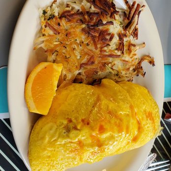 Lighthouse Cafe - Norwegian Salmon Omelette w/ Hash Brown - Breakfast & Brunch Near Me - Sausalito, California