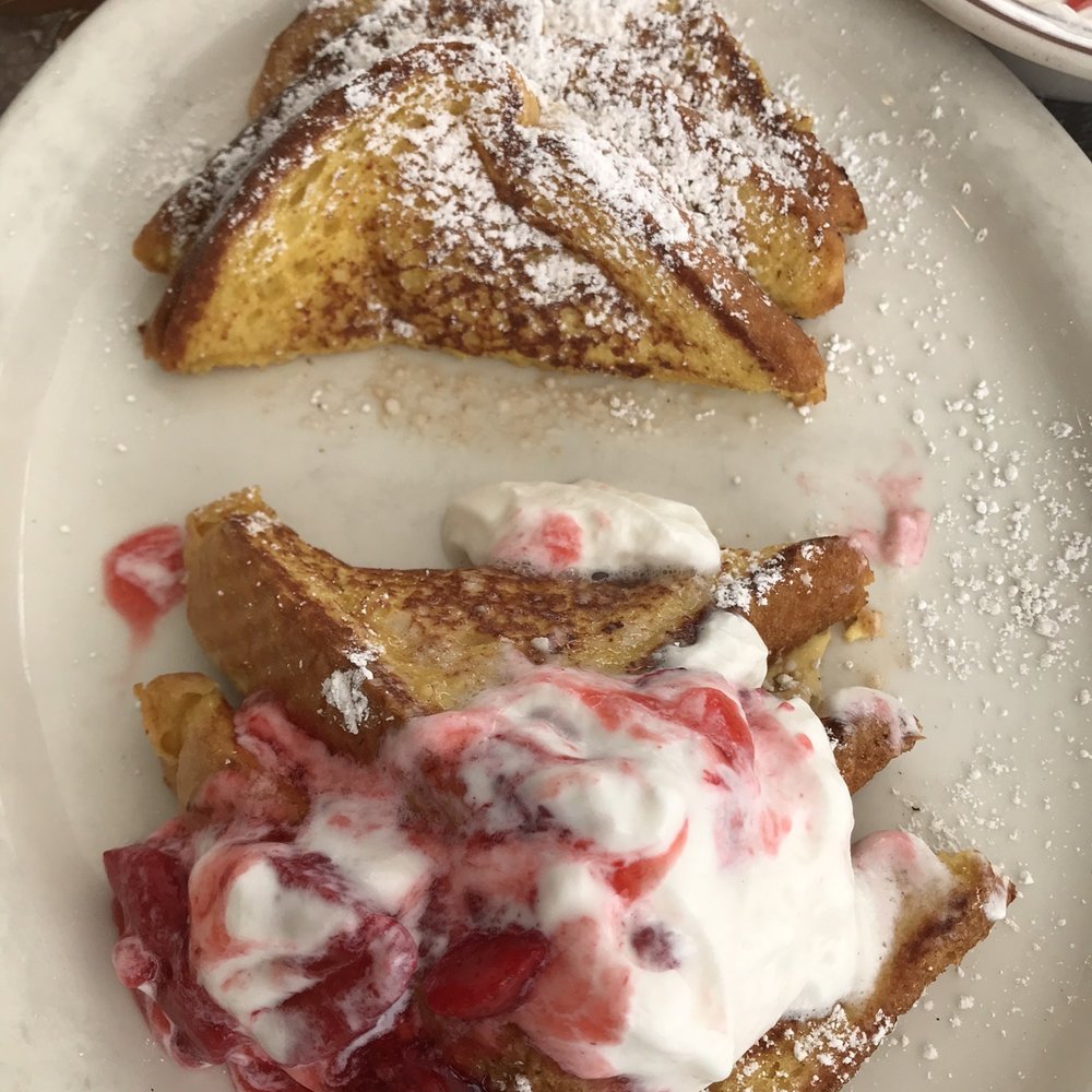 Tom's - Pasadena - French toasts with strawberry & whip cream - Burgers Near Me - Pasadena, California