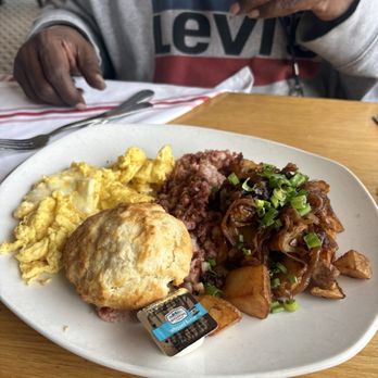 Silver Diner - Corned Beef Hash & Eggs - New American Near Me - Elkridge, Maryland