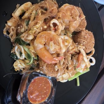 Somtum Der - Chefs Signature Wok Fried Seafood Suki - Thai Near Me - New York, New York Somtum Der - Chefs Signature Wok Fried Seafood Suki - Thai Near Me - New York, New York