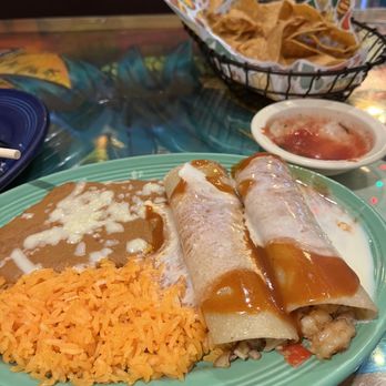 El Picante Authentic Mexican Cuisine - Lunch Seafood Enchiladas - Mexican Near Me - Maineville, Ohio El Picante Authentic Mexican Cuisine - Lunch Seafood Enchiladas - Mexican Near Me - Maineville, Ohio