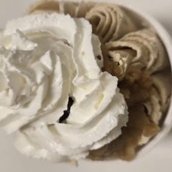 Aurora Rolling Ice Cream - Rootbeer float