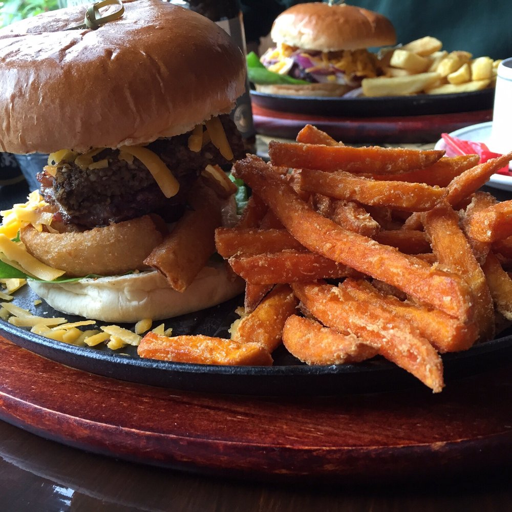 Buccleuch Arms Hotel - Best burger I've ever had in the UK. Hands down. - Hotels Near Me - Moffat, DGY