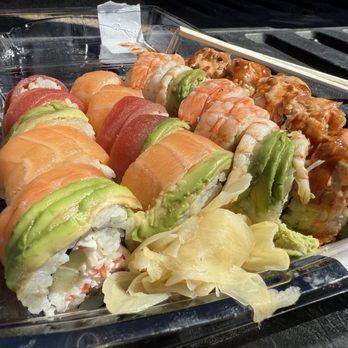 Vons - This is a really good plate of sushi - Grocery Near Me - Mammoth Lakes, California Vons - This is a really good plate of sushi - Grocery Near Me - Mammoth Lakes, California