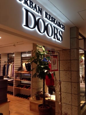アーバンリサーチドアーズ Closed Fashion 有楽町2 5 1 千代田区 東京都 Japan Phone Number Yelp