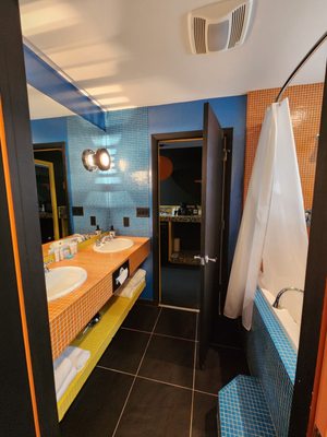 The Roxbury Hotel by null