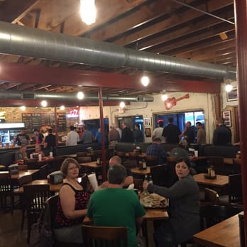Stiles Switch BBQ & Brew - Lunchtime - Barbeque Near Me - Austin, Texas