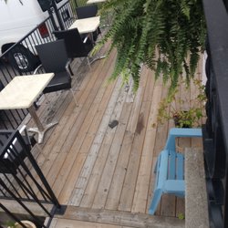 Da Chicken Cribb - New patio seating