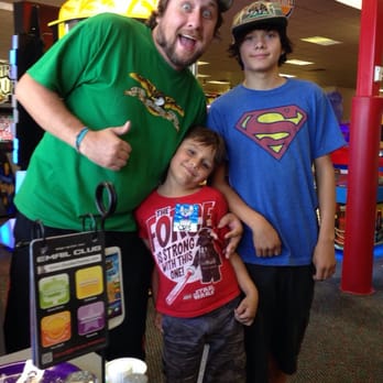 Chuck E. Cheese - Happy 7th Birthday!!! Large pizza, 4 drinks, 80 tokens $40! Fun good deal! - Pizza Near Me - Brentwood, California Chuck E. Cheese - Happy 7th Birthday!!! Large pizza, 4 drinks, 80 tokens $40! Fun good deal! - Pizza Near Me - Brentwood, California
