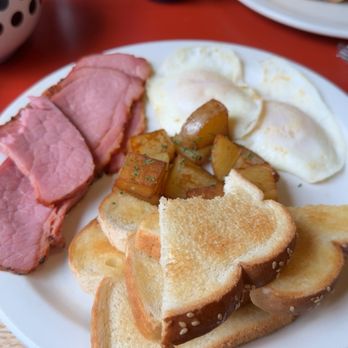 Broughton Street Deli - Ate it all - Delis Near Me - Victoria, British Columbia