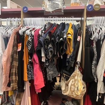 Indy Clover - Women's Clothing Near Me - Las Vegas, Nevada