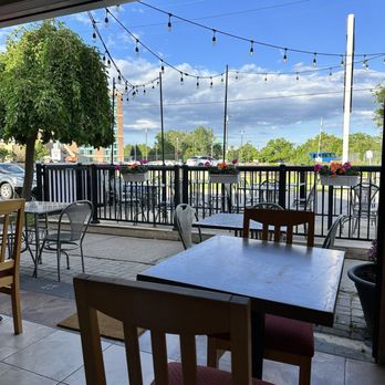 Comparu - Very cute dining area. Inside and outside patio. - Italian Near Me - Niagara Falls, Ontario