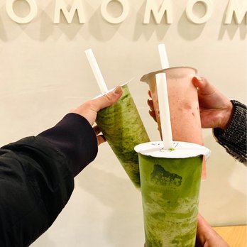 OMOMO Tea Shoppe - Strawberry yakult and, Matcha Uji Drink - Coffee & Tea Near Me - Irvine, California