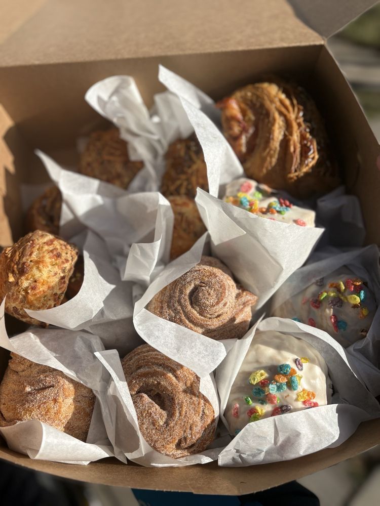 Cotton-Top Pastries Logo