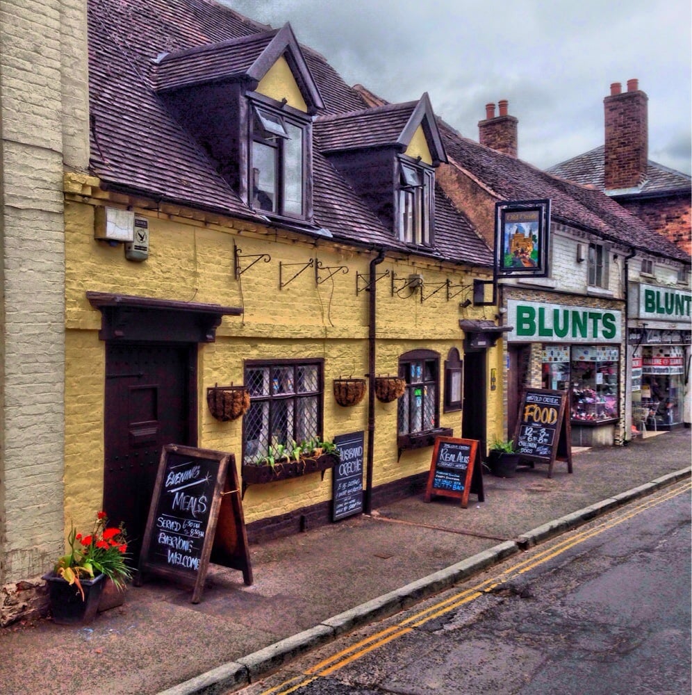 THE OLD CASTLE Updated May 2024 33 W Castle Street, Bridgnorth