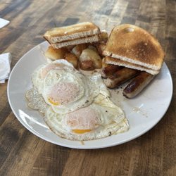 Cappa's Trackside Kitchen - Excellent breakfast, The owner Deborah can't do enough for you.