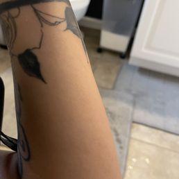 Random gap on my arm and unfinished shading due to lazy artists and HORRIBLE business owner. ABSOLUTELY ABSURD. Random gap on my arm and unfinished shading due to lazy artists and HORRIBLE business owner. ABSOLUTELY ABSURD.