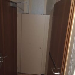 Hotel-Mack garni - closet in room