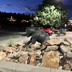 The Country Market of Estes Park - Bear statue at entrance