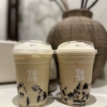 Torotea - Popcorn Milk Tea (left) and Bamboo Jade Oolong Milk Tea (right) - Coffee & Tea Near Me - Diamond Bar, California