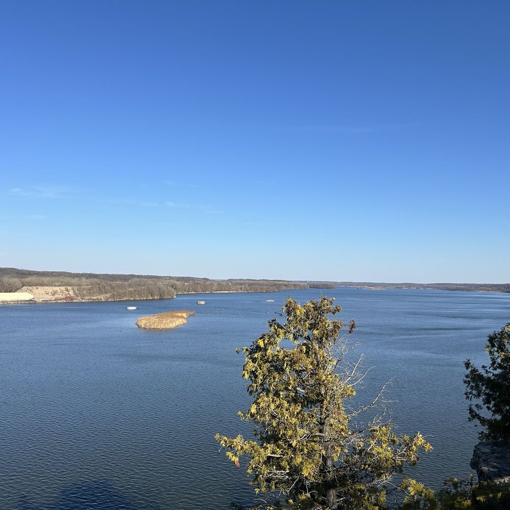 Starved Rock State Park - Illinois River - Parks Near Me - Utica, Illinois