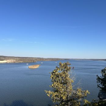 Starved Rock State Park - Illinois River - Parks Near Me - Utica, Illinois
