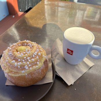 Poesia Café - Veneziana and chai latte - Coffee & Tea Near Me - San Francisco, California Poesia Café - Veneziana and chai latte - Coffee & Tea Near Me - San Francisco, California