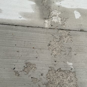 Oscar's Cement - Crumbling driveway - Masonry/Concrete Near Me - Wyandotte, Michigan