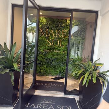 Marea Sol Hotel - Entrance - Hotels Near Me - Santa Cruz, California