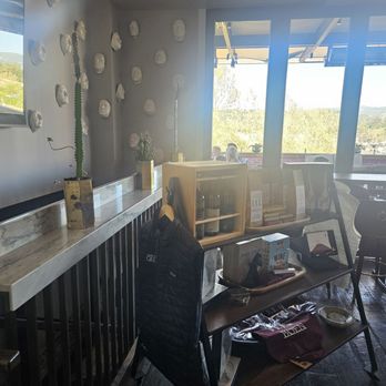 Quilt & Co - 3rd level - Wine Tasting Room Near Me - Napa, California Quilt & Co - 3rd level - Wine Tasting Room Near Me - Napa, California