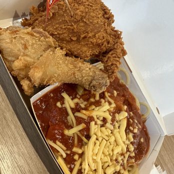 Jollibee - Original chicken, spicy chicken, and spaghetti combo - Fast Food Near Me - West Covina, California Jollibee - Original chicken, spicy chicken, and spaghetti combo - Fast Food Near Me - West Covina, California