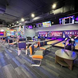 Country Cascades Waterpark Resort - Bowling alley