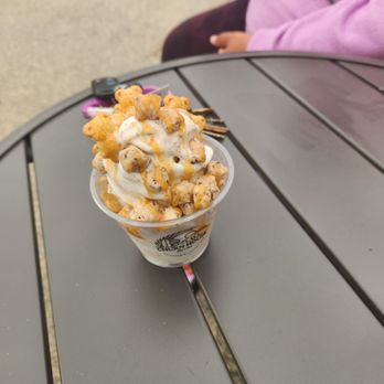 Churn House Ice Cream - Ice cream cup with chocolate chip cookie dough, Teddy Graham, and caramel. - Ice Cream & Frozen Yogurt Near Me - Ocean City, New Jersey