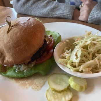 Royal River Grill House - Burger and coleslaw - Steakhouses Near Me - Yarmouth, Maine
