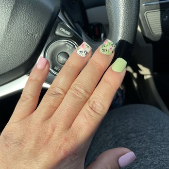 Lovely Nails - Nail Salons Near Me - Hamden, Connecticut